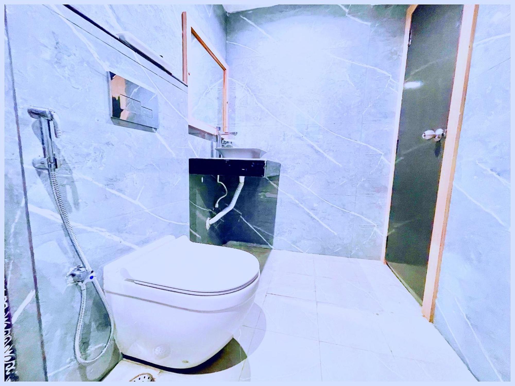 Premium Hotel Ujjain - G A R I M A - Near Mahakal Temple And Rivar - Railway Station - Hygiene & Spacious Room - With Wifi- And Parking Facilities - Best Hotel In Ujjain Ngoại thất bức ảnh